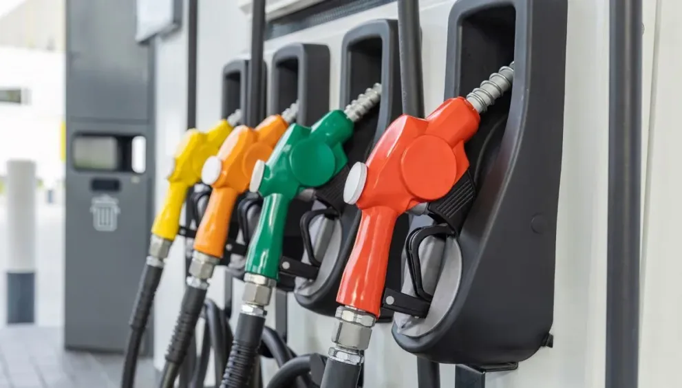 Daily Equity - Petrol and Diesel Price Hike Cannot Be Ruled Out, Say Government Sources As Crude Surges